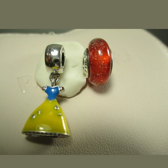 Pandora Snow White dress and Murano set. - Picture 7 of 8